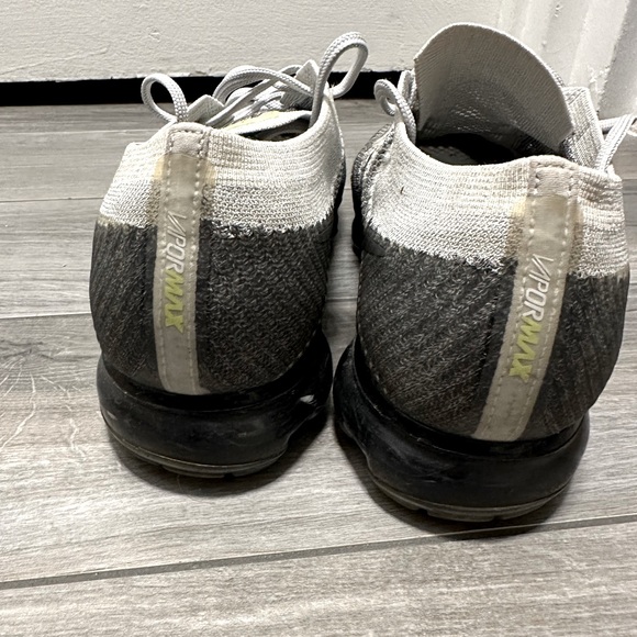 Nike Pro Max Men’s Sneaker - Picture 3 of 3